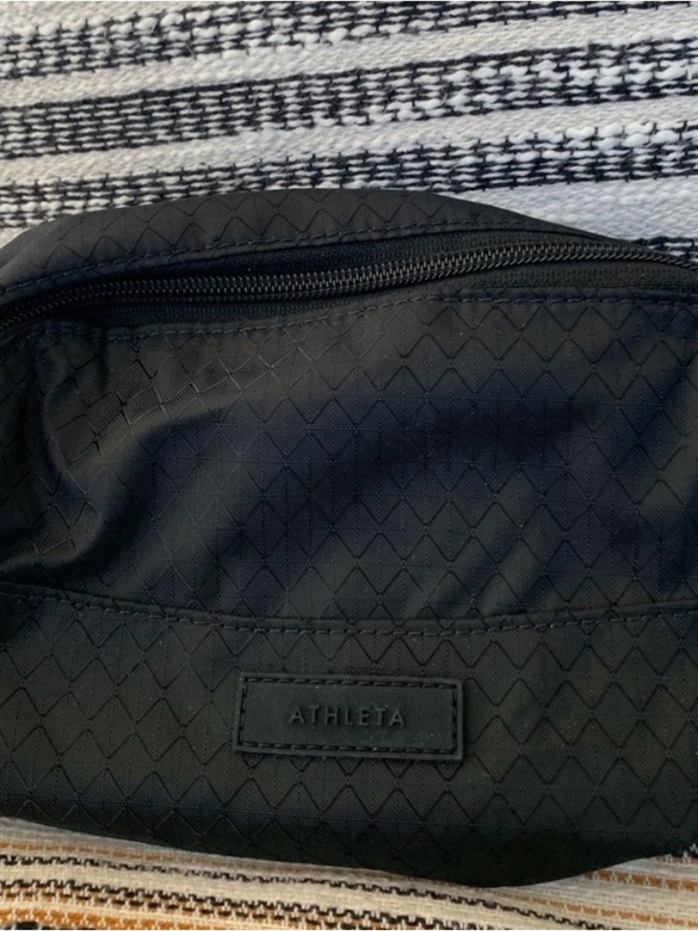 NWOT Athleta Mini Excursion Crossbody /Belt bag